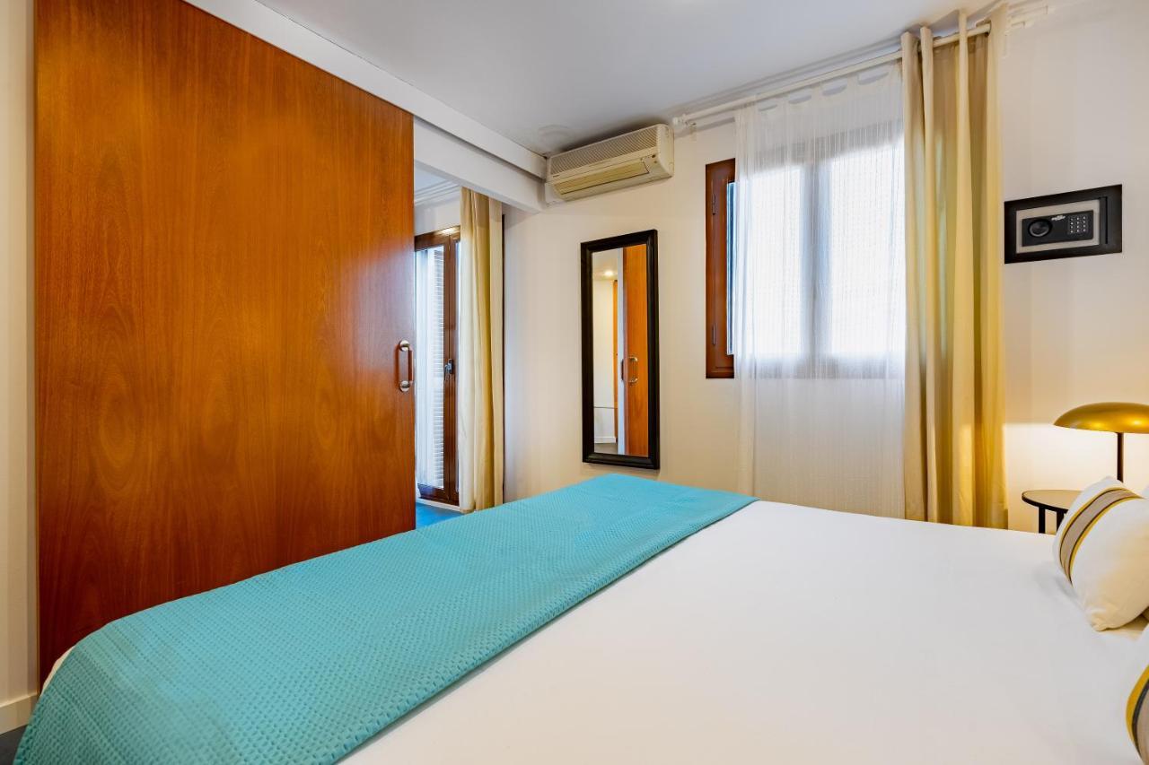 Lodging Apartments City Center-Eixample Barcelona Bagian luar foto